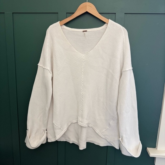 Free People Sweaters - Free People La Brea Oversized V-Neck White Knit Sweater